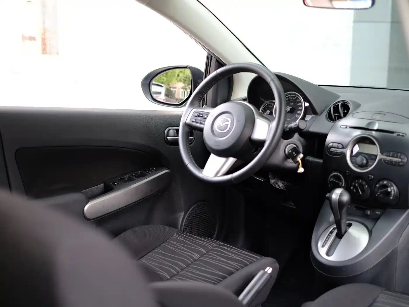 Mazda 2 2011 2011 Xuan Dong 1.5L Auto Luxury Edition