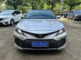 Фото 2 - Toyota Camry