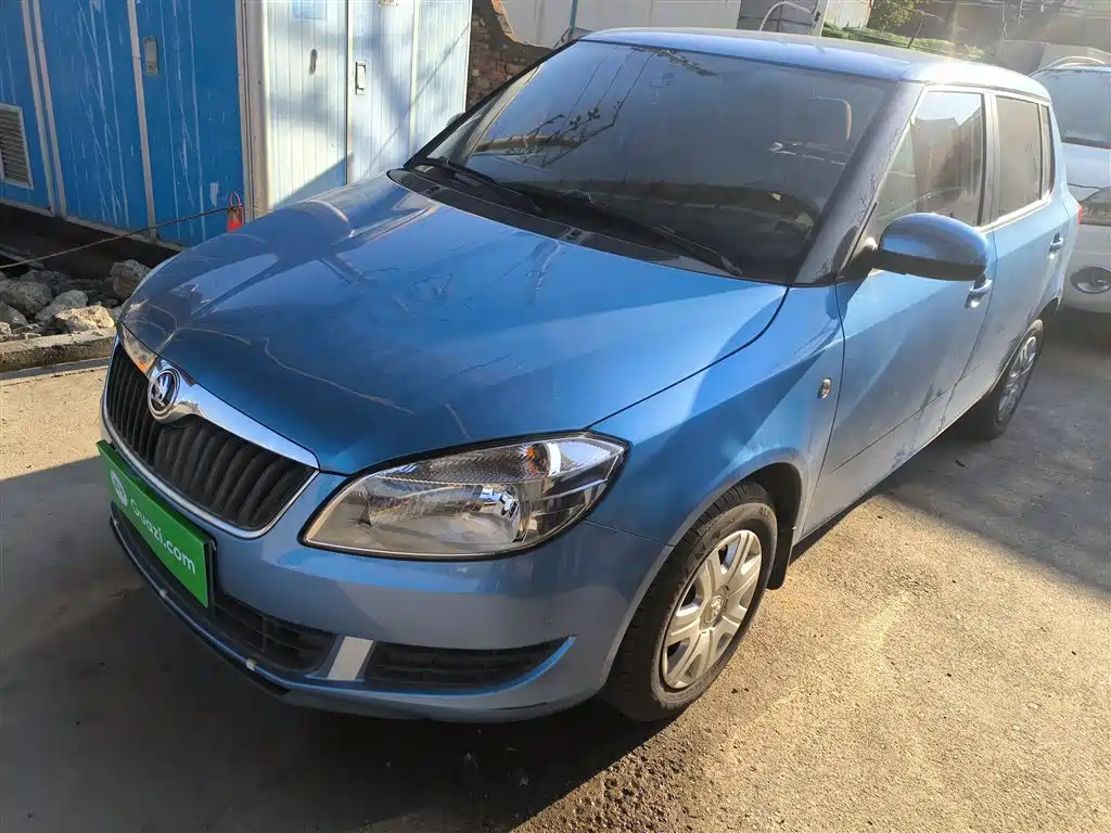 Škoda Fabia 2014 1.4L Automatic Crystal Edition