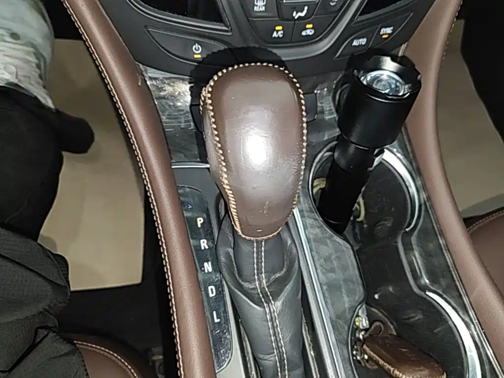 Фото 14 - Buick Envision Plus