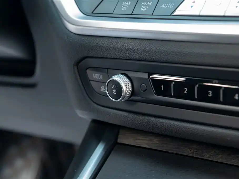 BMW 3 Series 2020 325i M Sport Package фото 29