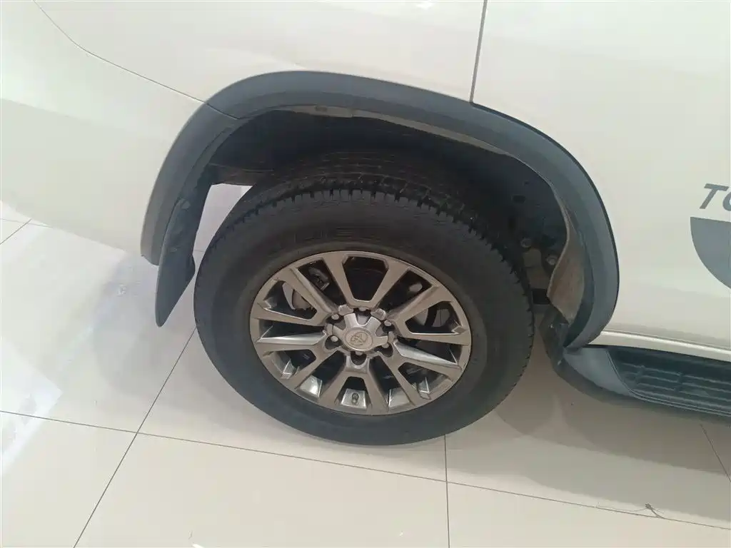 Toyota Fortuner 2016 2.7L Middle East Edition фото 26