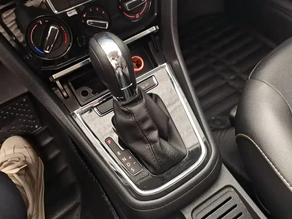 Volkswagen Bora 2018 1.5L Automatic Comfort фото 14