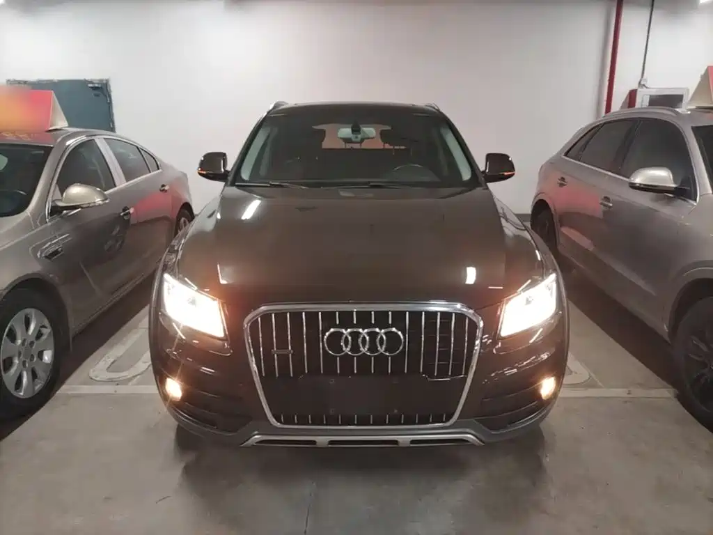 Audi Q5 2018 2017 Plus 40 TFSI Technology