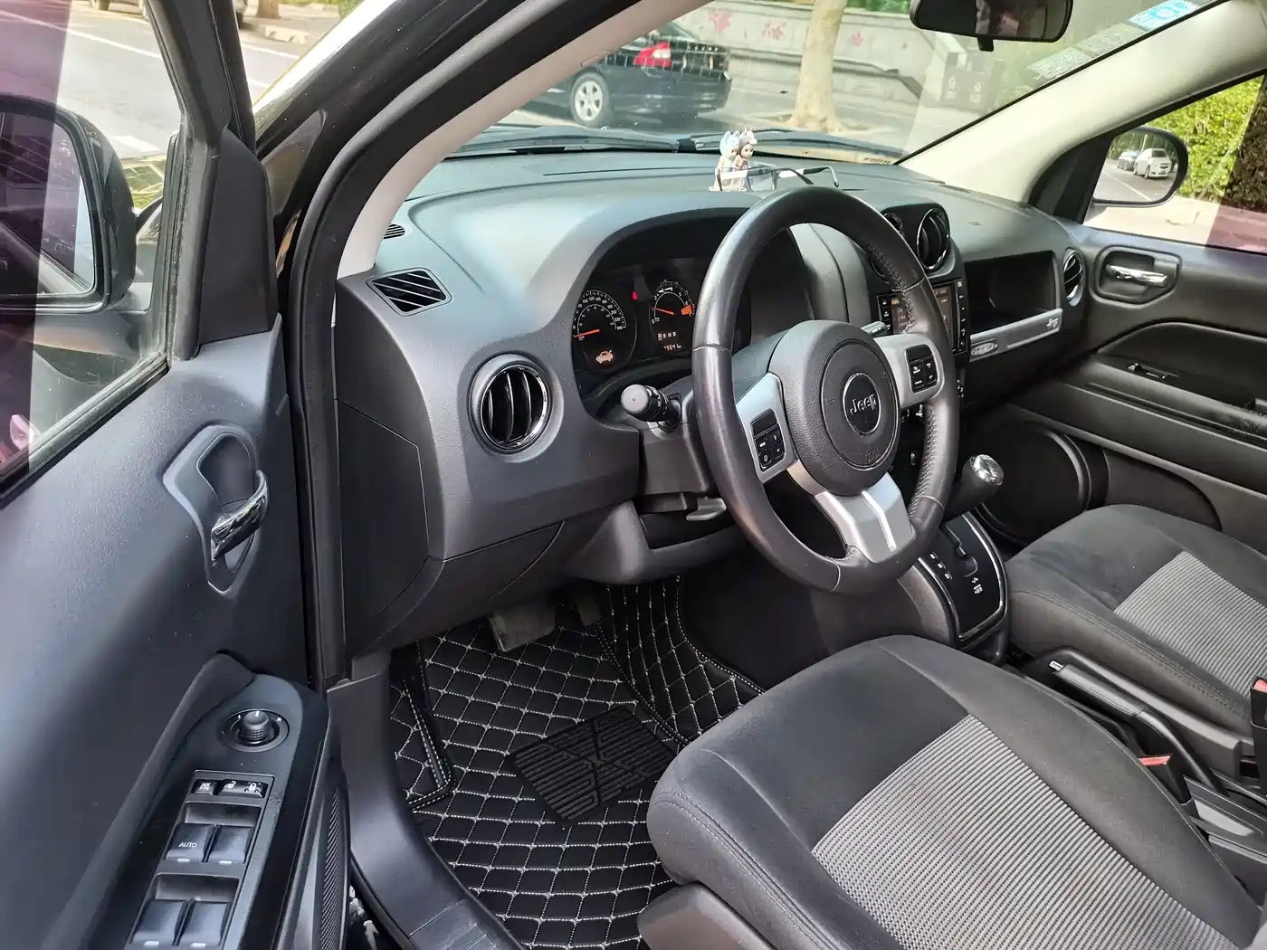 Jeep Compass (Import) 2015 2014 Facelift 2.0L 2WD Progressive Edition