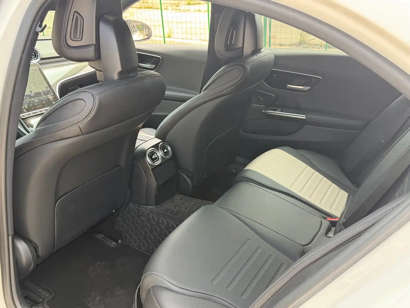 Mercedes-Benz C-Class 2023 Facelift C 260 L Sport Edition фото 8