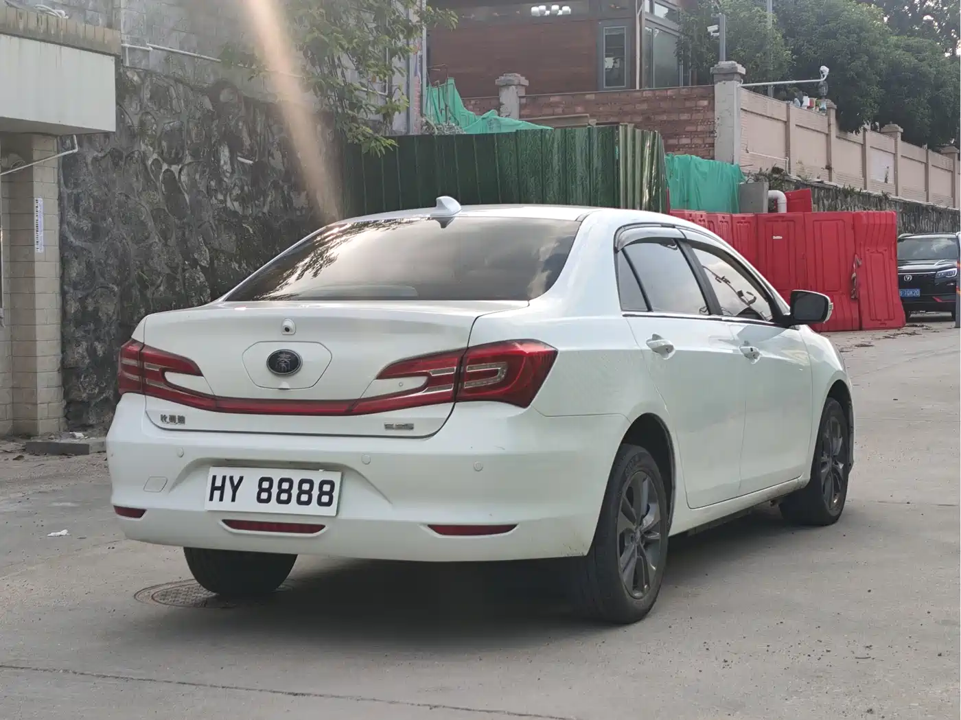 BYD Qin New Energy 2017 1.5T Premium Model фото 13