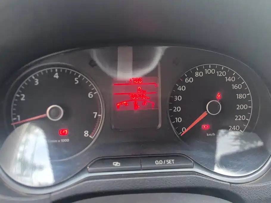 Volkswagen Polo 2012 2011 1.4L Manual Style Edition
