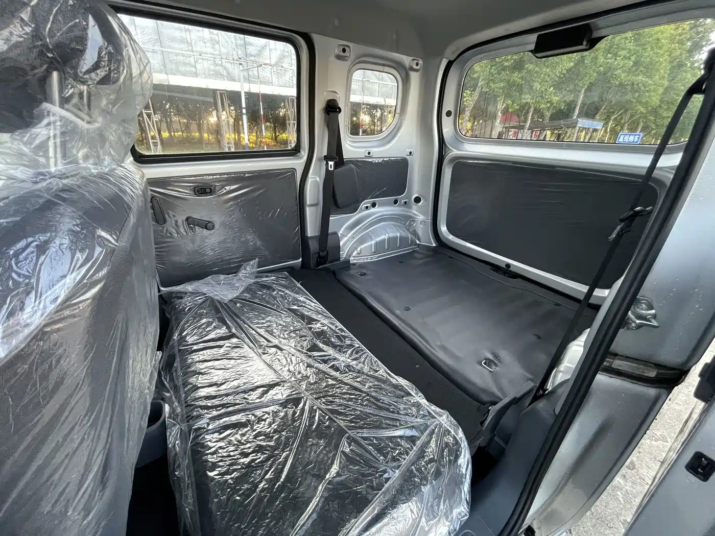 Wuling Motors Wuling Zhiguang NEV 2026 2025 Model 305km Base Version