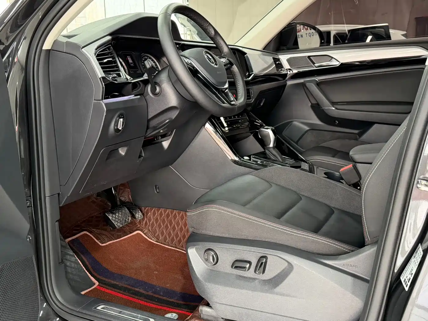 Volkswagen Tayron 2022 280TSI 2WD Luxury Smart Connect Edition фото 7