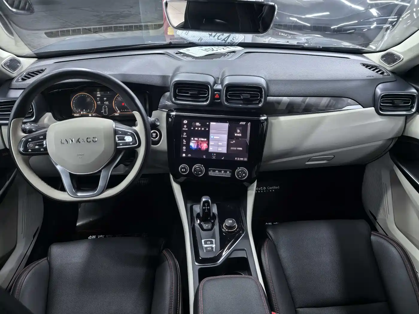 Lynk & Co 02 2021 2.0TD Automatic 2WD Shine Champion Edition фото 10