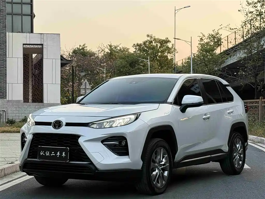 Toyota Wildlander 2023 2.0L CVT FWD Urban фото 11