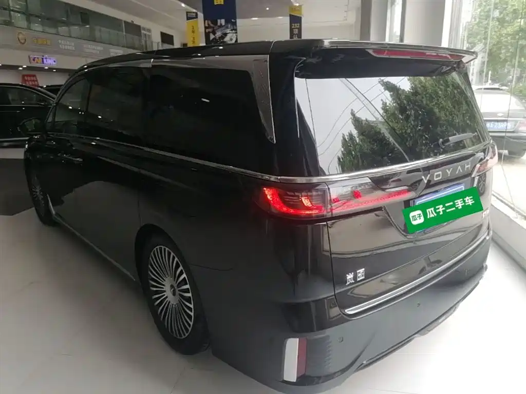 Voyah Auto Voyah Dreamer 2025 PHEV AWD Flagship Kunpeng Edition фото 5
