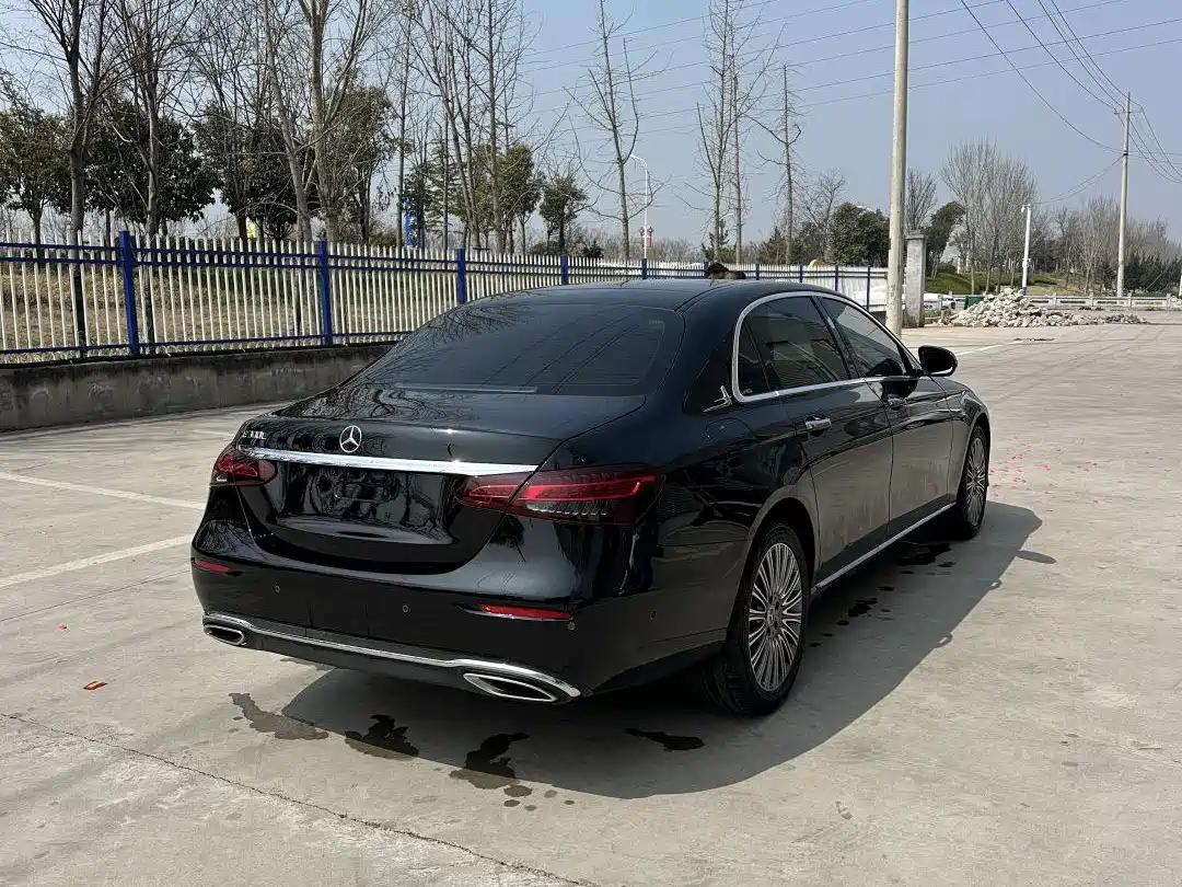 Mercedes-Benz E-Class 2022 E 300 L Fashion фото 7