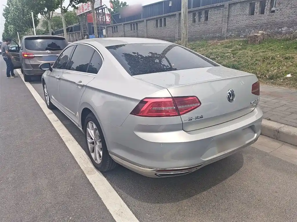 Volkswagen Magotan 2018 Facelift 330TSI DSG Luxury фото 5