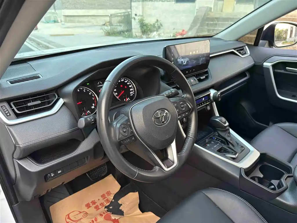 Toyota Wildlander 2023 2.0L CVT FWD Urban фото 15