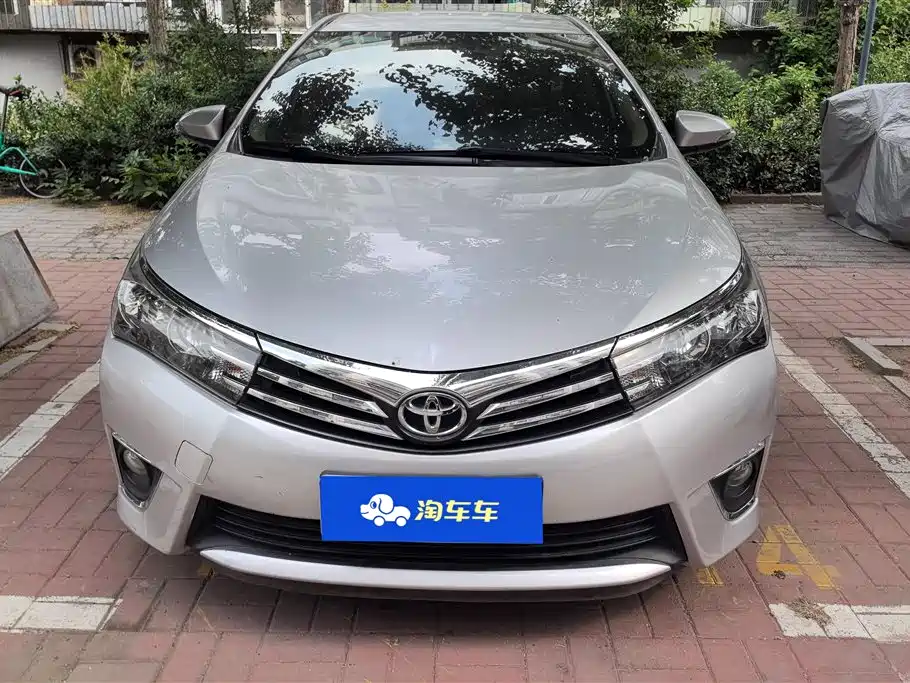 Toyota Corolla 2014 1.6L CVT GL фото 2