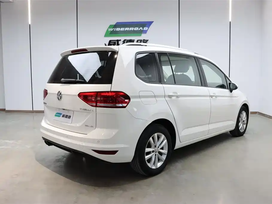 Volkswagen Touran 2018 Touran L 280TSI DSG Comfort 7-seater China V фото 4