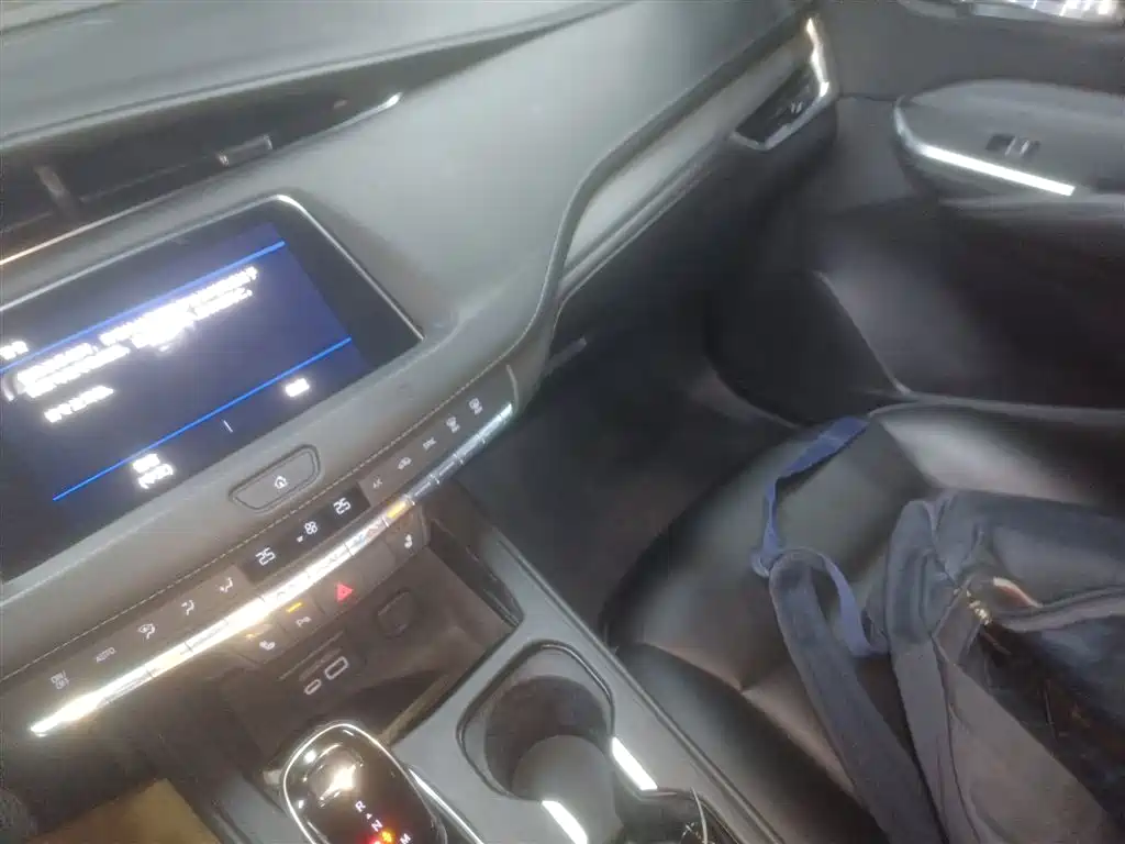 Cadillac XT4 2021 28T FWD Premium Edition фото 12