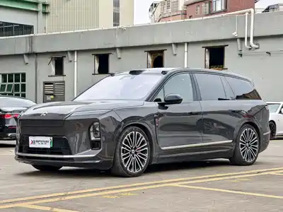 NIO ES8