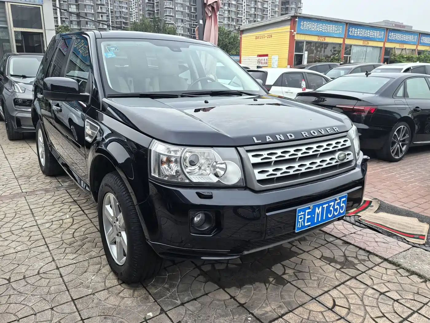 Land Rover Freelander 2 2011 3.2L i6 SE Petrol фото 2