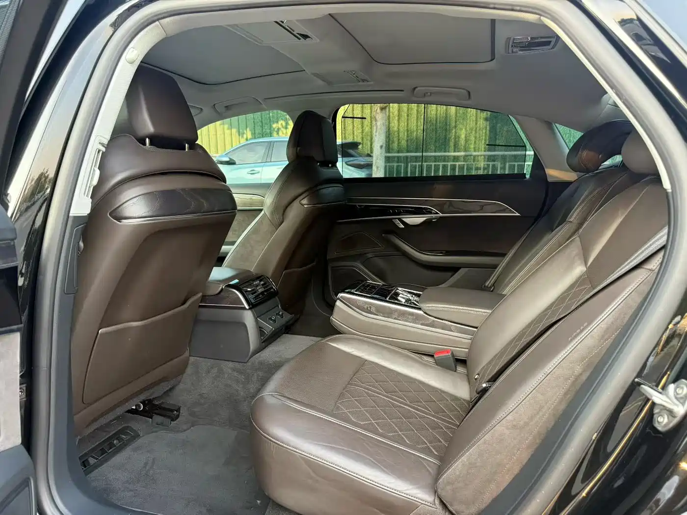 Фото 6 - Audi A8