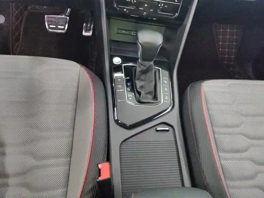Volkswagen Tiguan L 2022 330TSI Automatic 2WD R-Line Flagship Edition фото 16