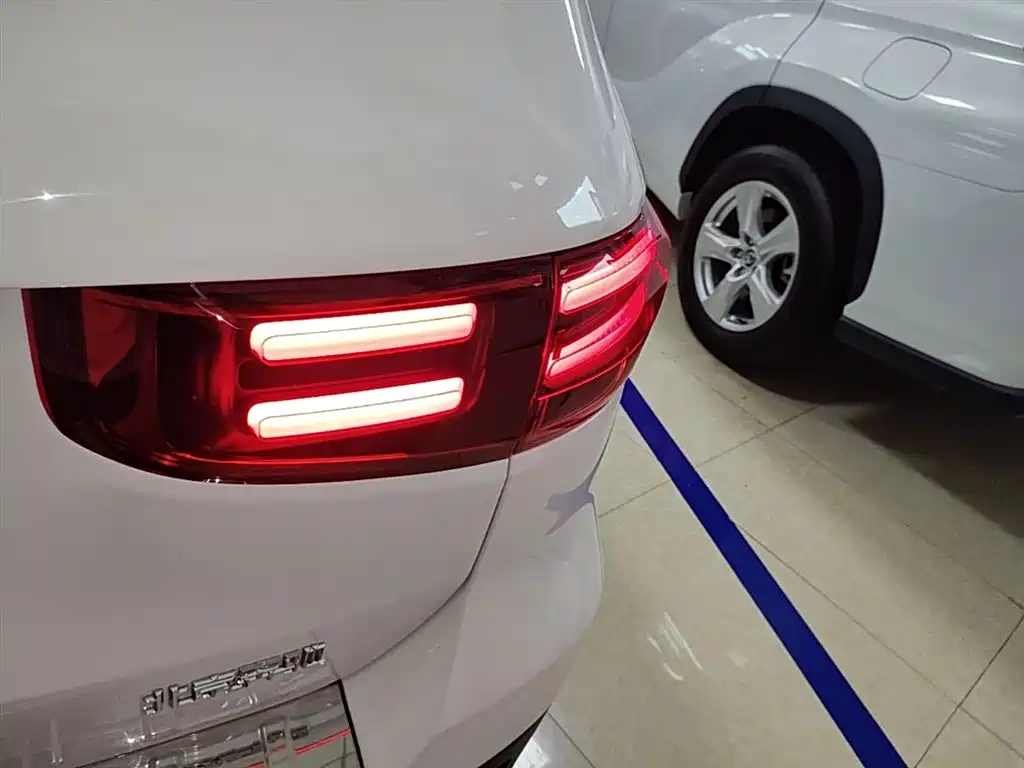 Mercedes-Benz GLB 2024 GLB 220 Dynamic фото 8