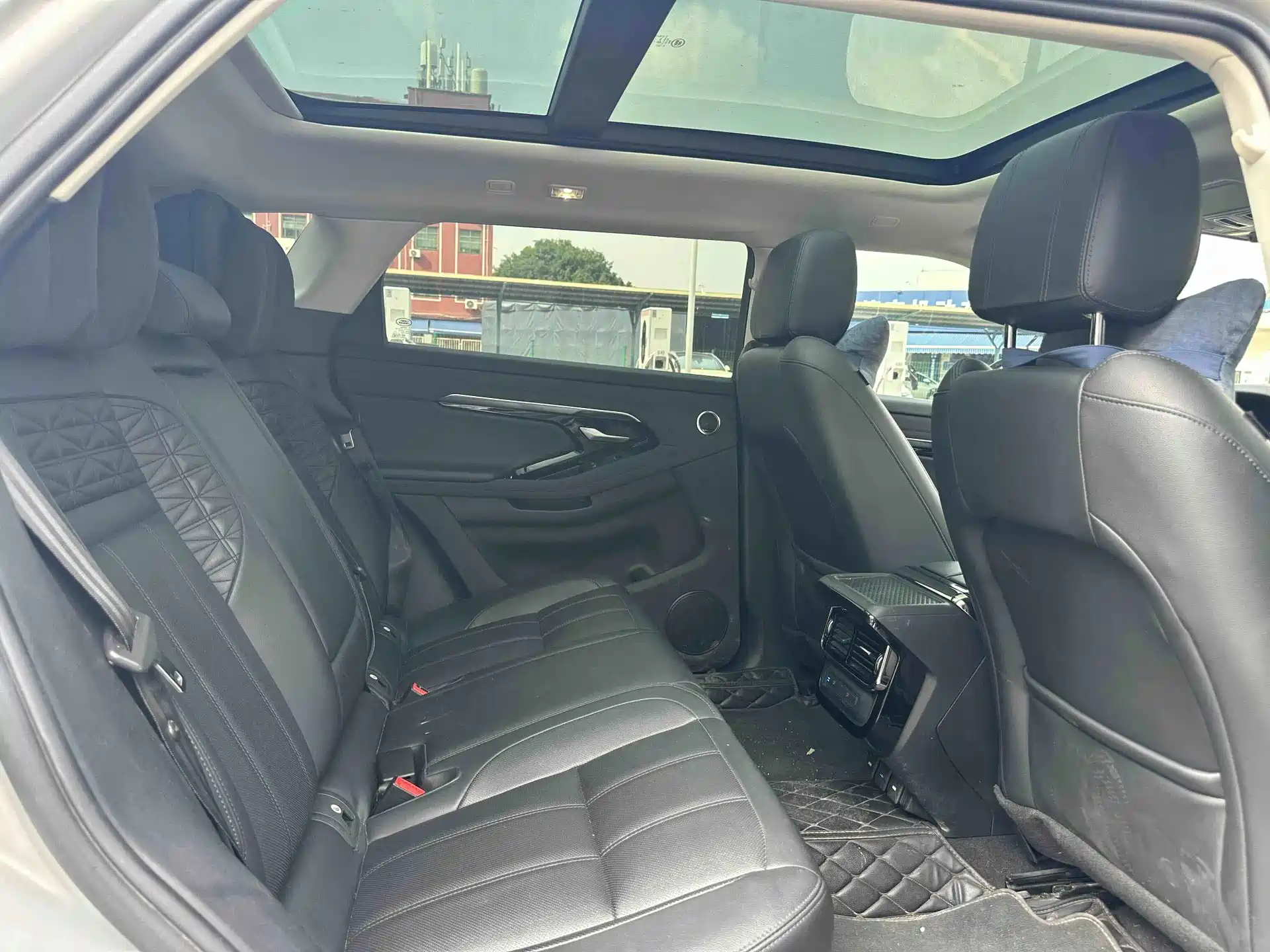 Photo 12 - Land Rover Range Rover Evoque