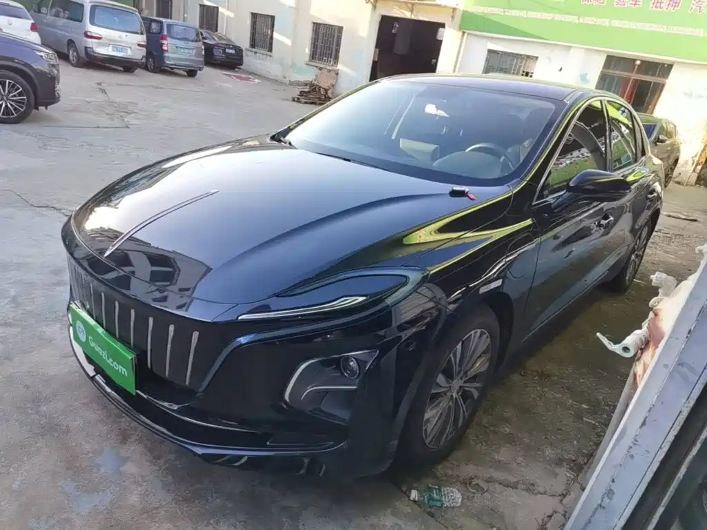 Hongqi E-QM5 2022