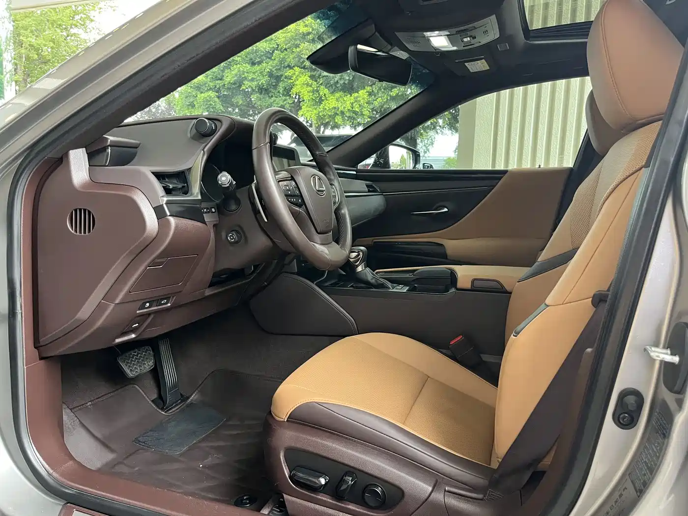 Lexus ES 2020 Model 300h Excellence Edition фото 4