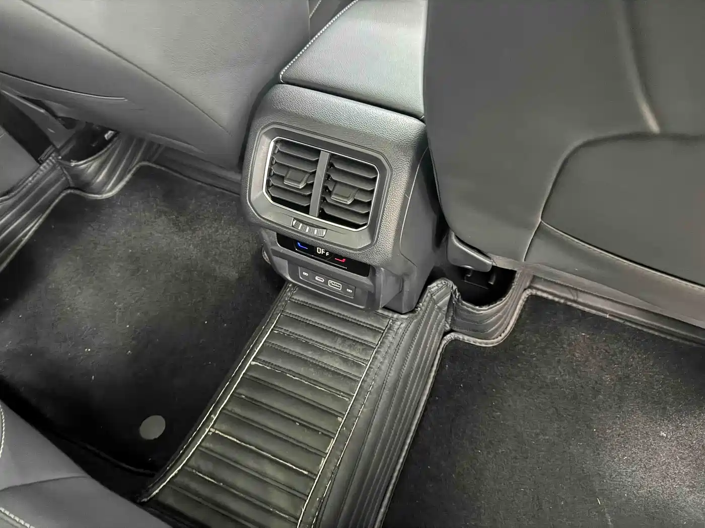 Volkswagen Tiguan L 2022 330TSI Auto 2WD R-Line Premium Edition фото 13