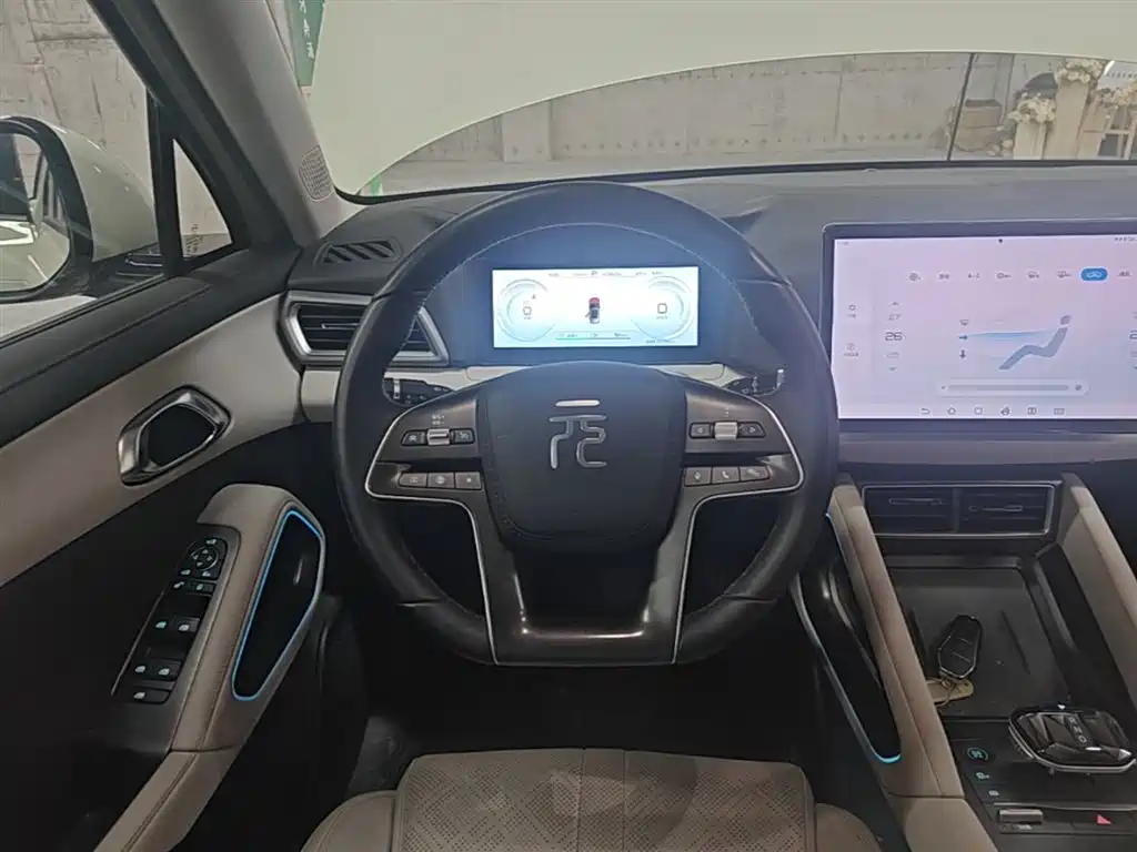 BYD Yuan UP 2024 401KM Surpass Edition фото 11