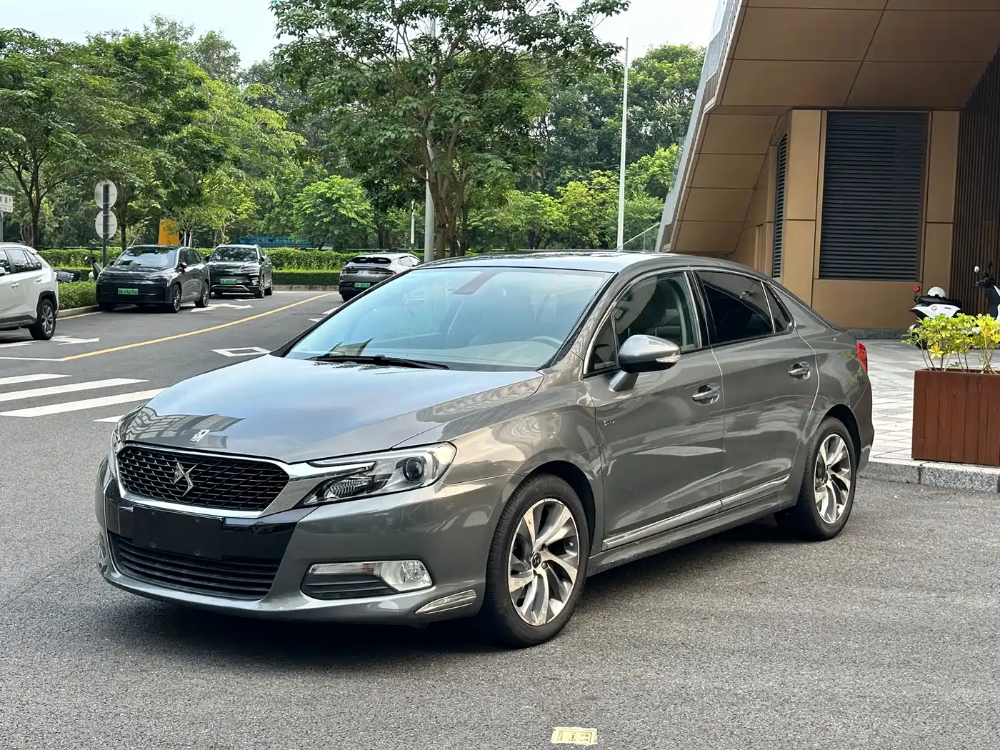 DS 5LS 2015 2014 1.6T Luxury THP160