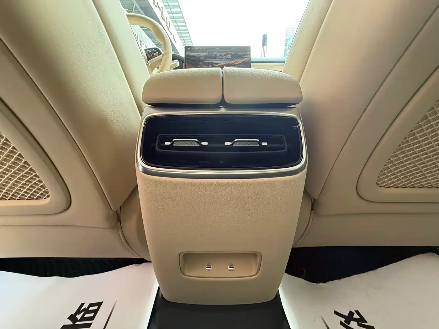 AITO Wenjie AITO M5 2025 Extended Range Ultra AWD фото 11