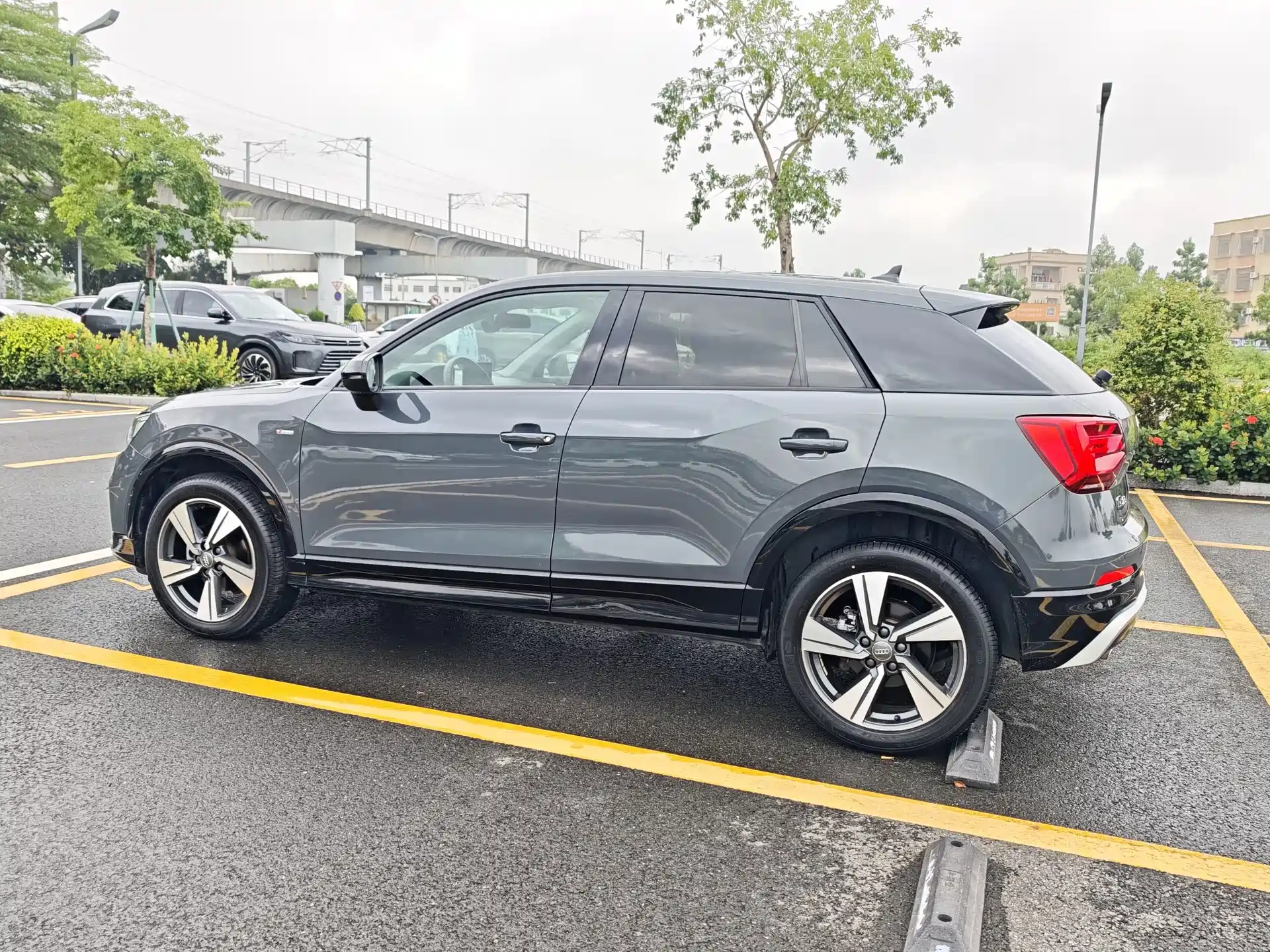Photo 27 - Audi Q2L