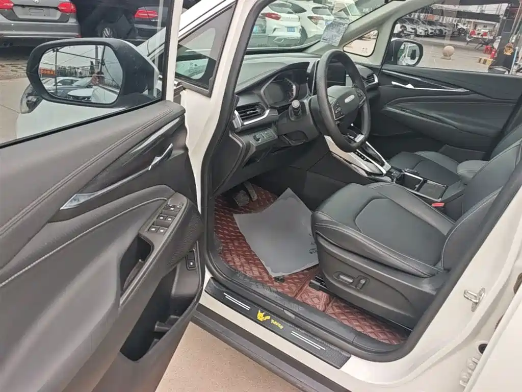 SAIC Maxus Maxus G50 2019 1.5T First Edition Automatic Luxury 6-Seater фото 16