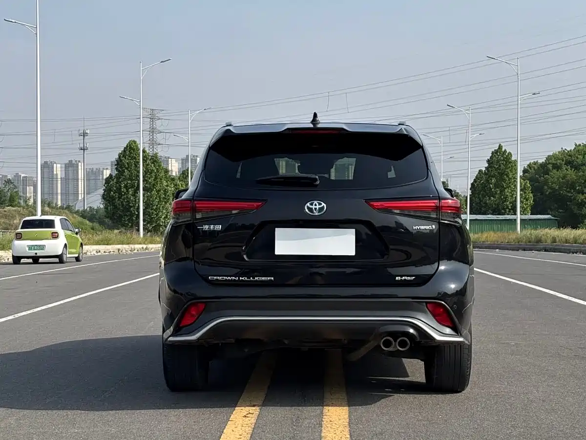 Toyota Crown Kluger 2021 2.5L HEV 4WD Premium фото 16