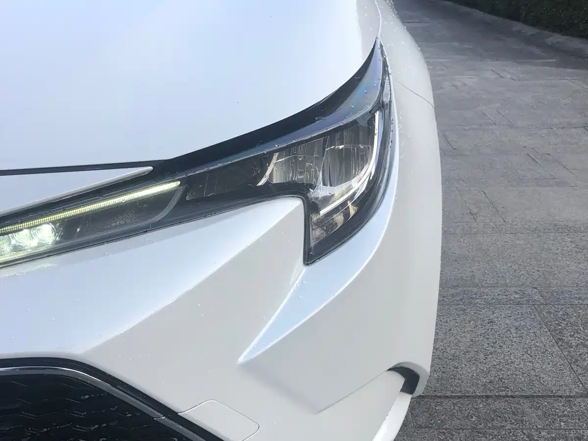 Toyota Levin 2021 Dual Engine 1.8H E-CVT Luxury Edition фото 4