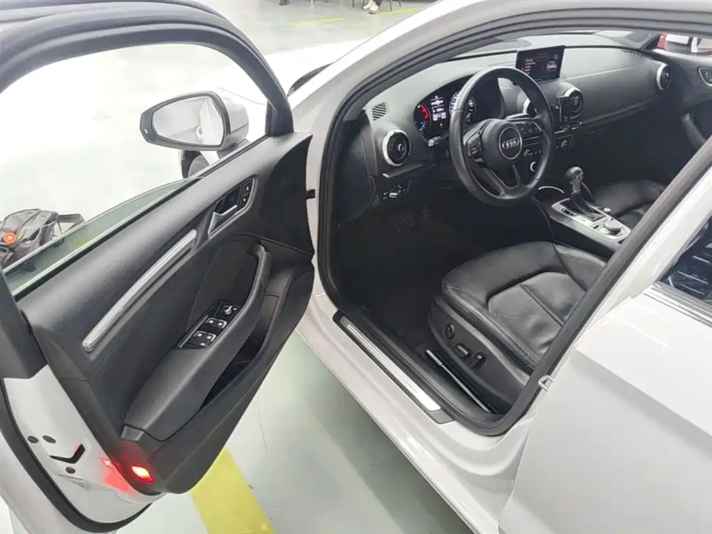Audi A3 2017 Limousine 35 TFSI Style фото 16