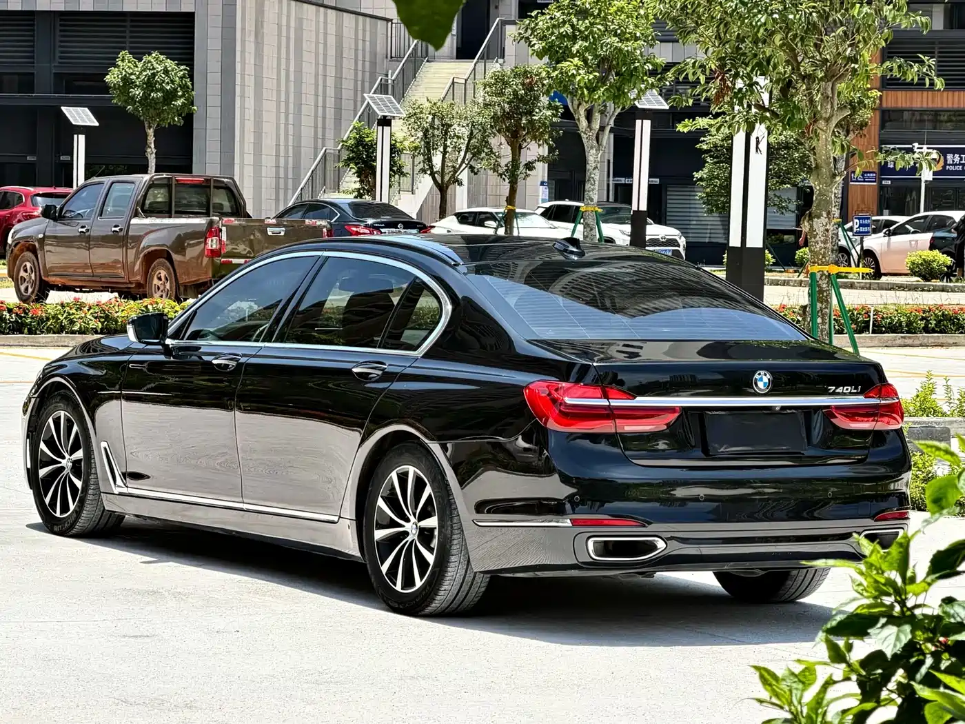 BMW 7 Series 2016 730Li Luxury фото 9