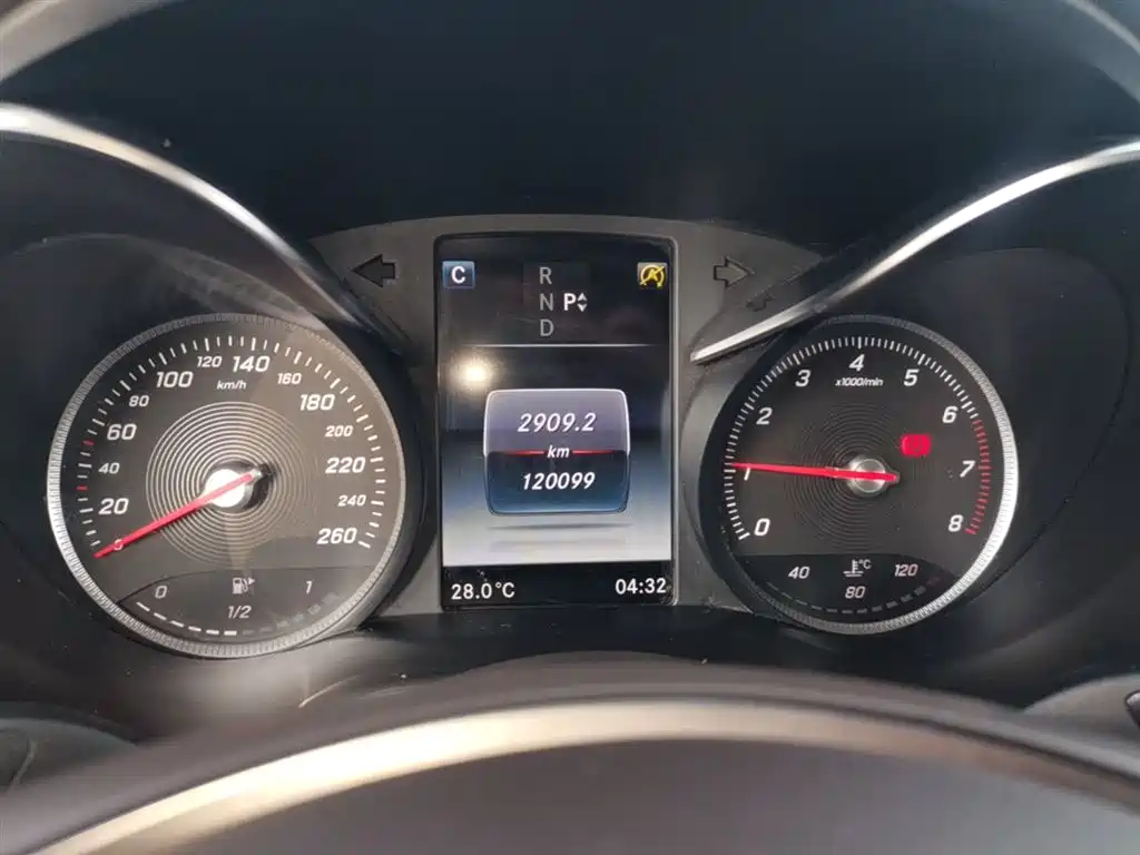 Mercedes-Benz GLC 2017 GLC 260 4MATIC Dynamic фото 12