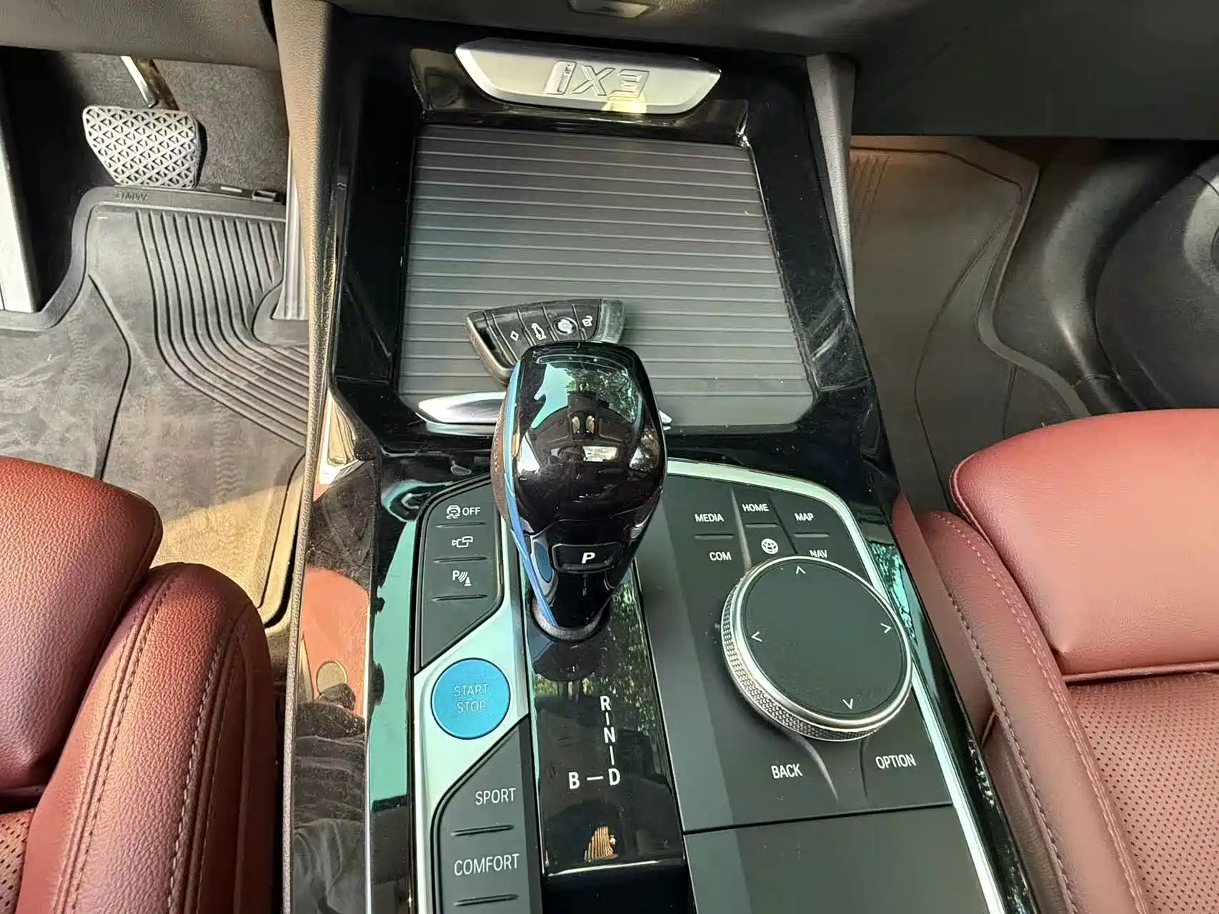 Фото 14 - BMW iX3