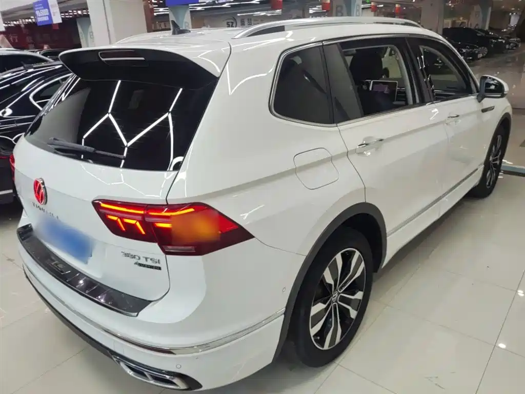 Volkswagen Tiguan L 2022 380TSI Automatic 4WD R-Line Flagship 7-Seater фото 7