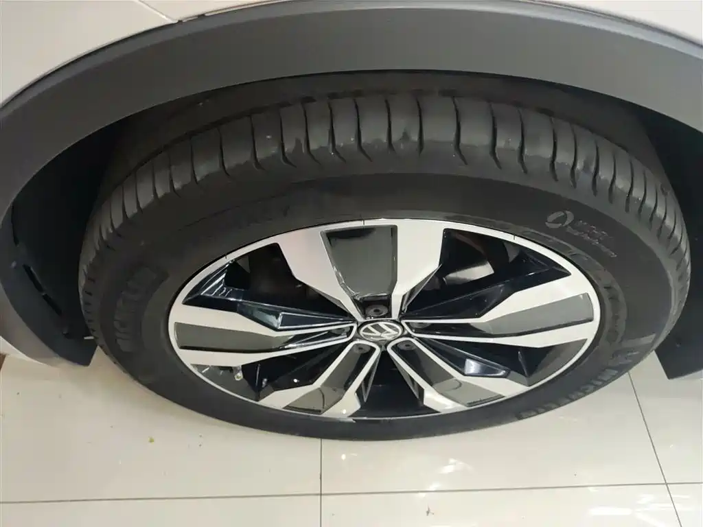 Volkswagen Tiguan L 2022 380TSI Automatic 4WD R-Line Flagship 7-Seater фото 23