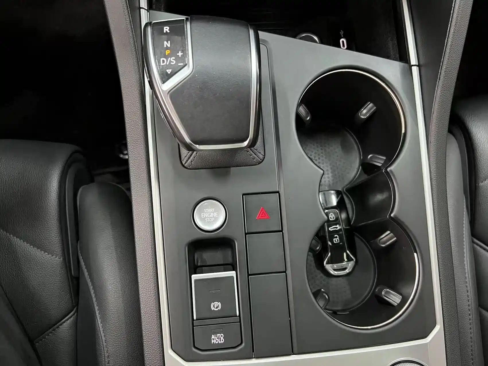 Фото 17 - Volkswagen Touareg