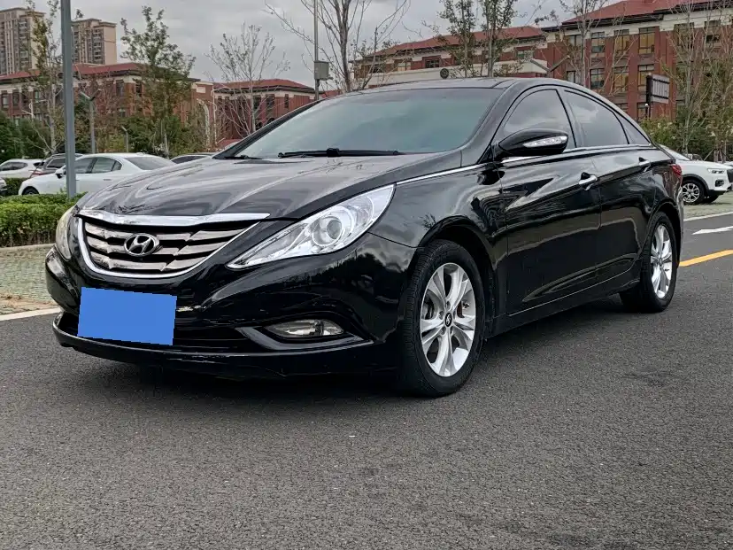 Hyundai Sonata 2011 2.0L Auto Premium Edition