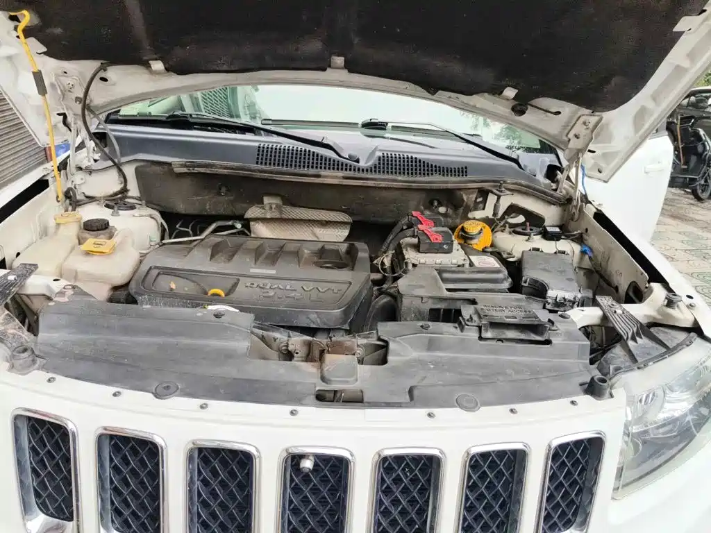 Jeep Compass (Import) 2015 2014 Facelift 2.4L 4WD Comfort Edition