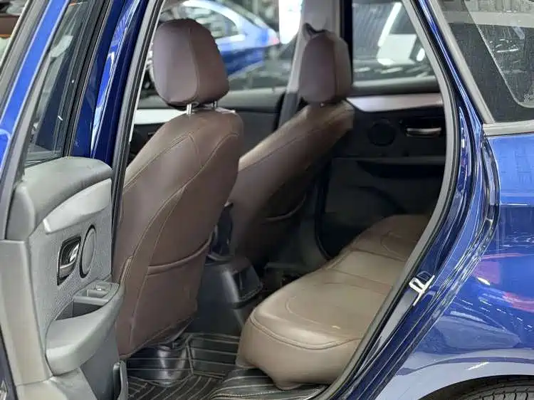 BMW 2 Series Touring 2016 218i Fashion Model фото 8
