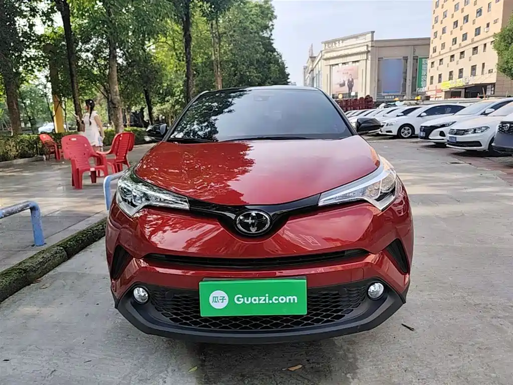 Toyota C-HR 2020 Model 2.0L Leading фото 3